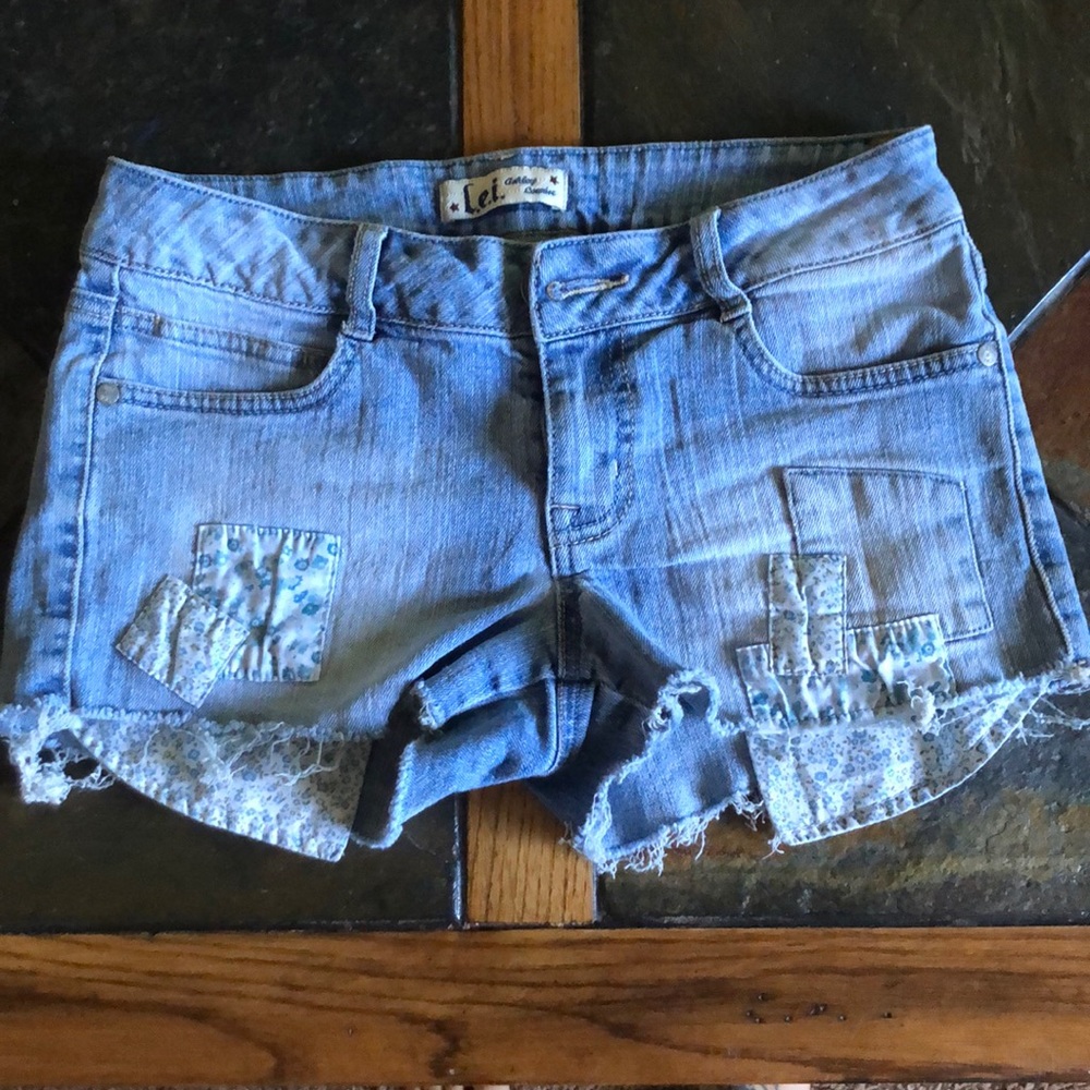 Lei patch work shorts